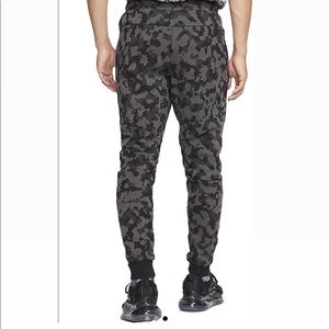 Nike Men's Sportswear size M Black/Grey